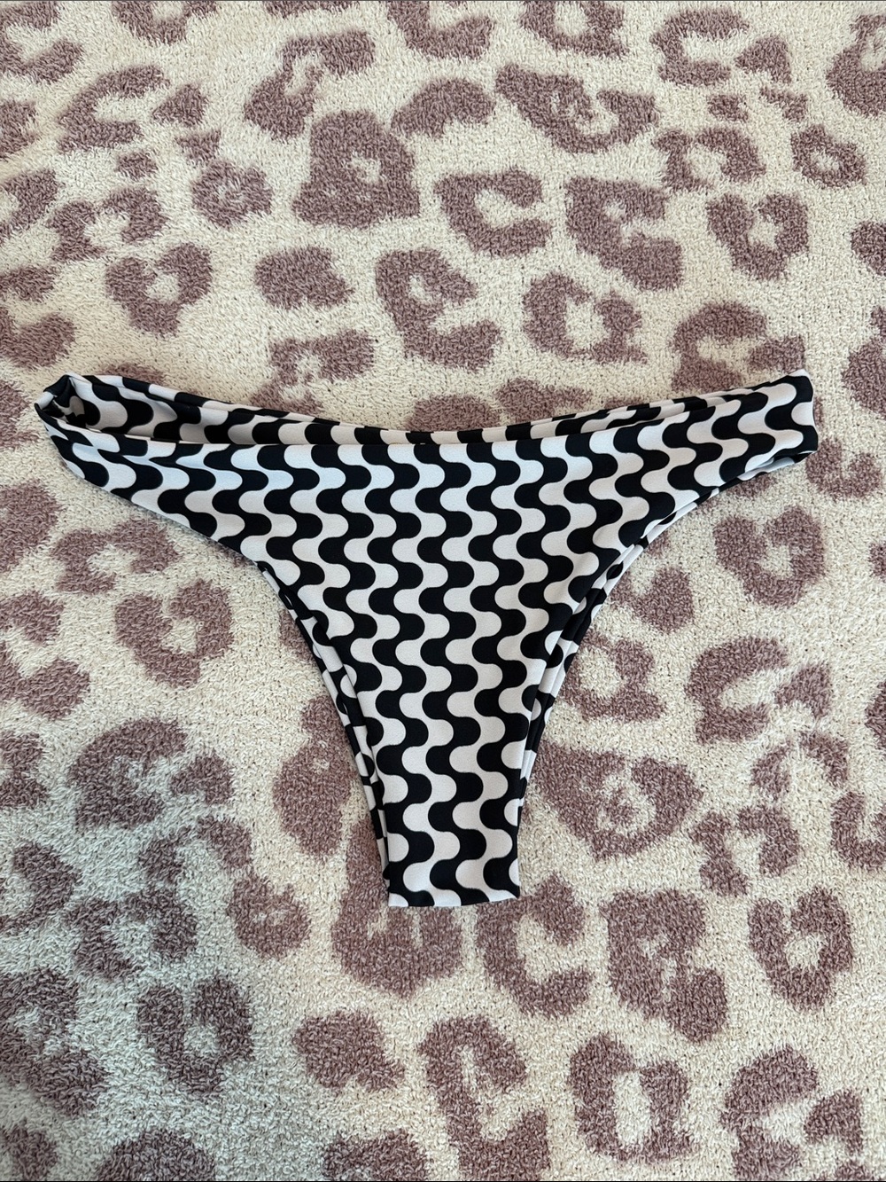 Skatie Black & White Wave-Pattern Bikini Bottom